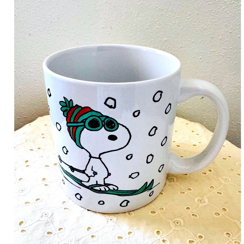 Peanuts Snoopy Skiing Ceramic Coffee Mug Zrike Brands White Winter Ski 20 oz